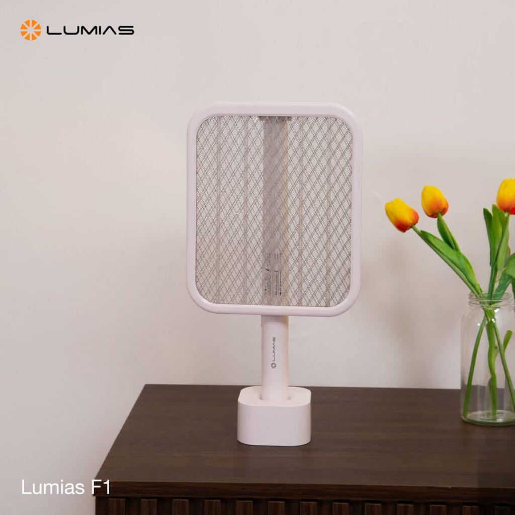 Vợt bắt muỗi có thể gấp gọn Lumias F1 bề mặt lưới lớn hơn và khả năng gập 180°
